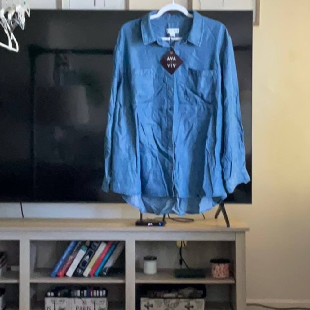 NWT womens Ava & Viv chambray shirt